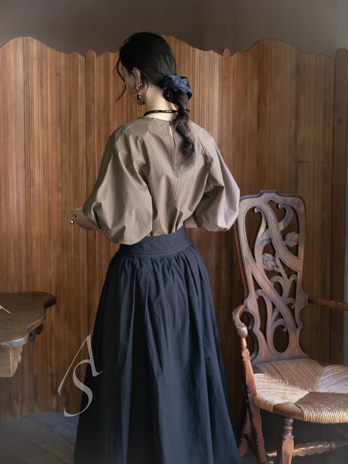 Studio Nicholson 25PF 石褐色Cove花苞袖脆棉上衣