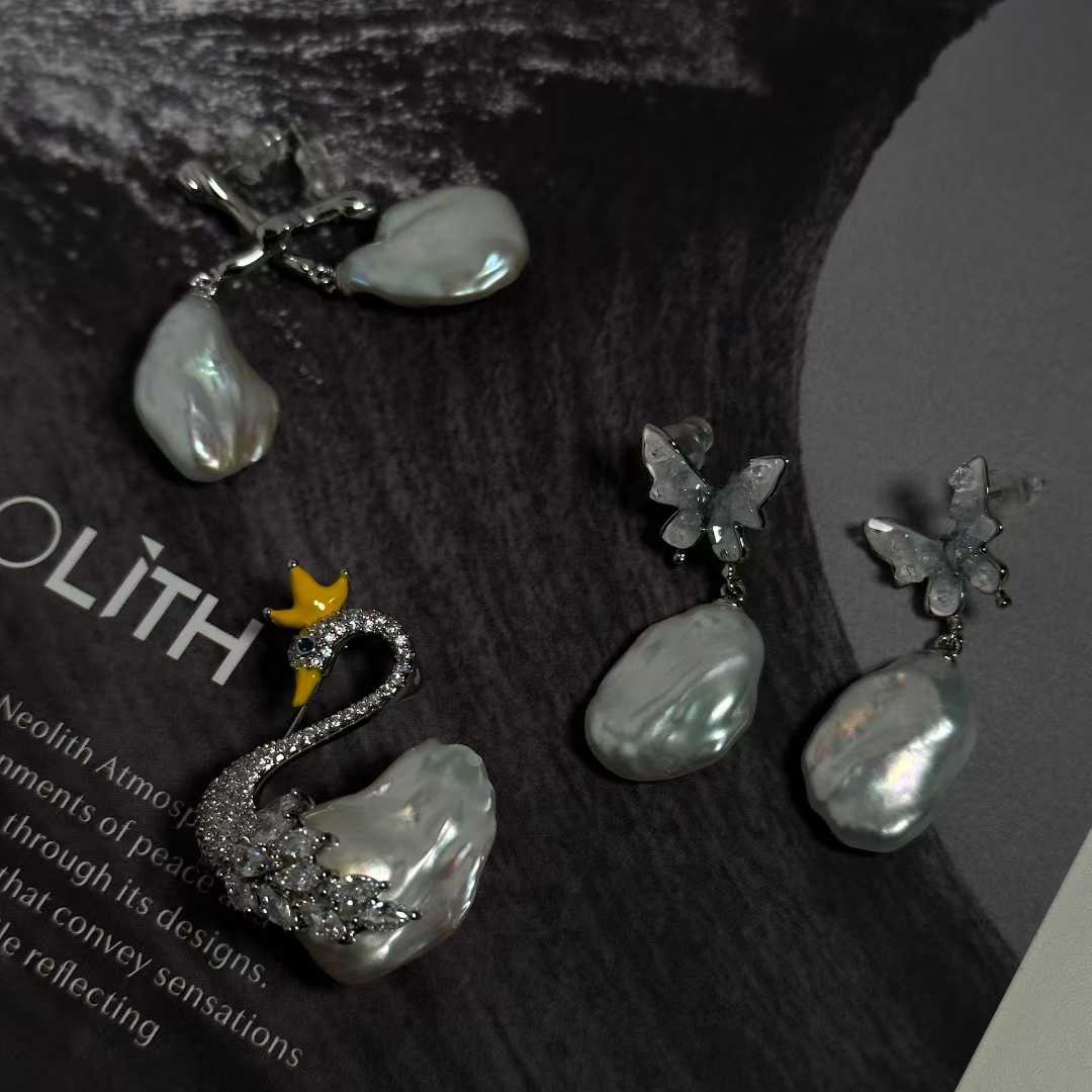 甄珠贝 淡水ji强光珍珠 滑皮巴洛克天鹅&无核ji光淡水keshi耳环 chao强冷光感