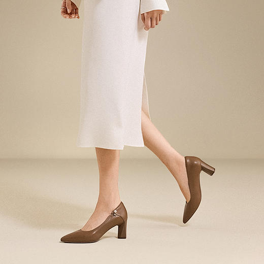 千百度羊皮粗高跟鞋女通勤尖头正装气质法式浅口单鞋A25471674 商品图2