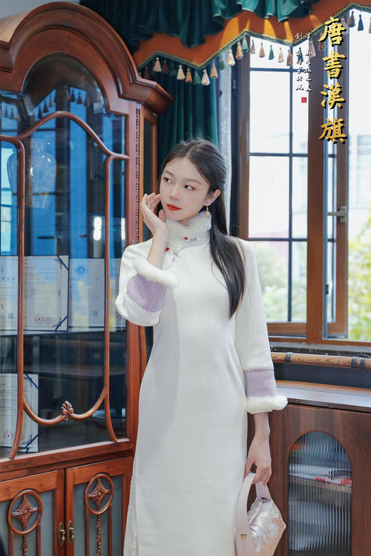 【晴雪芳踪】立领斜襟精致盘扣的中式韵味，搭配倒大袖低开衩版型领口/袖口拼接毛绒边，内里加绒加厚，兼顾温度与柔美感 商品图5