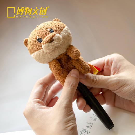 博物文创 掌上动物园系列 指偶 金丝猴 水獭 大熊猫 挂件 指偶 礼物 商品图4