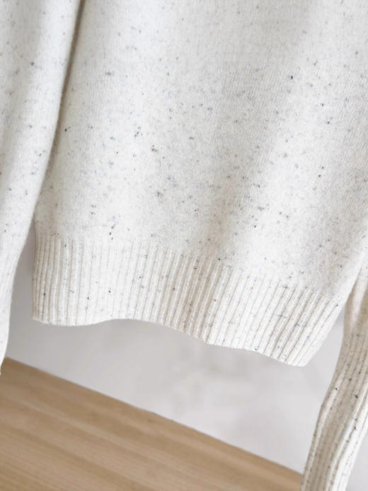 「自」全新升级【铂金会员220/天猫289/差价69】(20804)洛诗琳慵懒风高领彩点纯羊毛衫2025秋冬新款毛衣女厚款百搭针织毛衣 商品图3