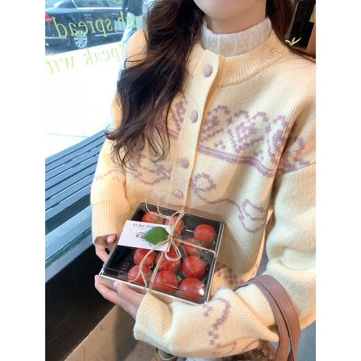 <曾小咸推荐> 现货秒杀！微信超特价！粉色提花毛衣开衫 日常209.99 立减100 秒杀109.99！ 商品图3