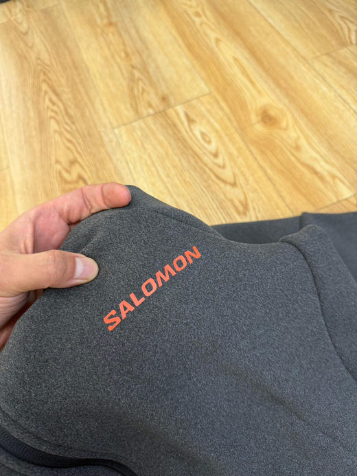 原单正品 SALOMON萨洛蒙户外立领软壳加绒登山夹克，2025冬季新款，
颜色：黑色 灰色
尺码：M L XL 2XL 商品图2