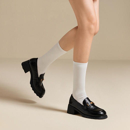 千百度手抓皮厚底乐福鞋（豆豆鞋）女增高小皮鞋单鞋A25450139 商品图3