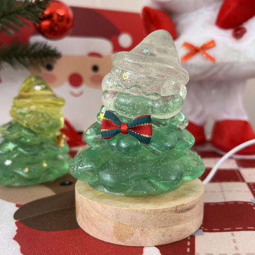 圣诞礼物就TA了！【水晶圣诞果冻灯】超治愈的软fufu的果冻蜡！自己制作一个水晶灯简直美爆了！轻松解锁自己的小夜灯！赠送usb底座！硅胶模具可重复使用方便清洁！ 商品图0