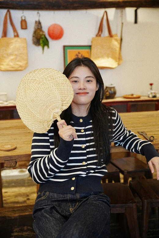 【秒杀价已调 直接拍】开放日最后2天的大爆款 AMI 女士 设计师款 羊毛混纺 条纹开衫毛衣 商品图10