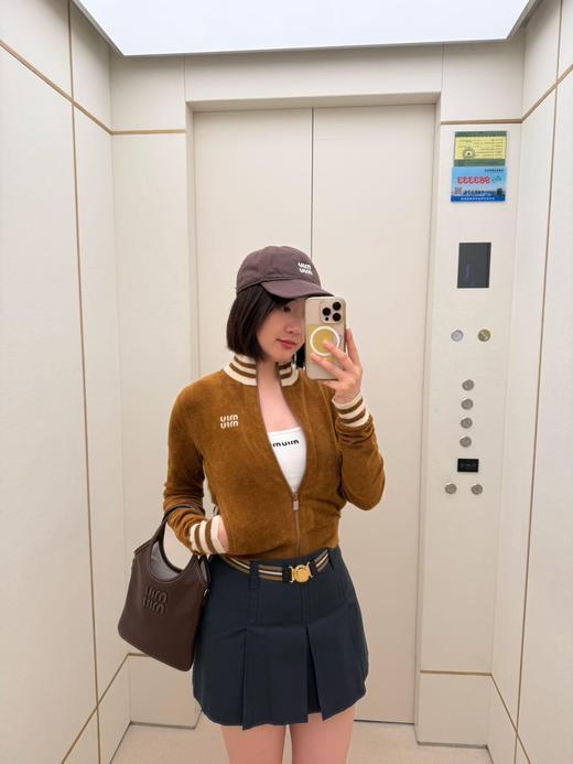 缪缪 25FW早秋限定 微标焦糖绒感拉链针织开衫（ZY*DQJ） 商品图0