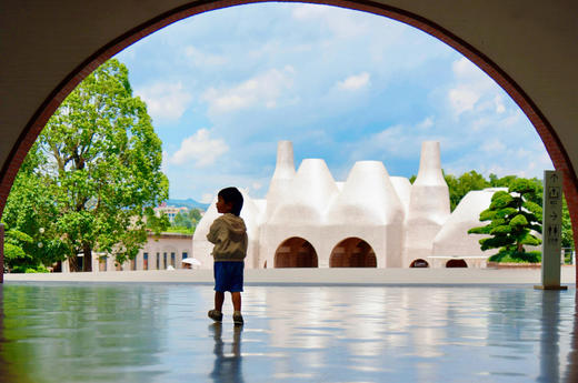 优惠减￥1000，12.22截止【拾色滇东南6天5晚亲子营】去云南温暖过冬！走进现实版“侏罗纪公园”，跟着专家挖恐龙！哈尼梯田摸鱼，建水“赶科举”，闯进弥勒“东方魔幻城”，住哈尼族蘑菇屋！ 商品图9