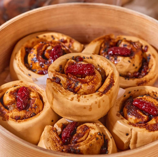 古法纯手工核桃红糖卷（红糖、红枣、核桃、黑芝麻、葡萄干放进馒头里）两袋*420克/包（6个装） 商品图5