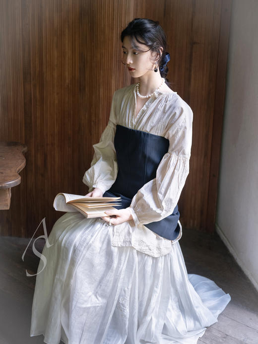 Studio Nicholson 25PF 藏蓝色Arles鱼骨雕塑抹胸上衣 商品图2