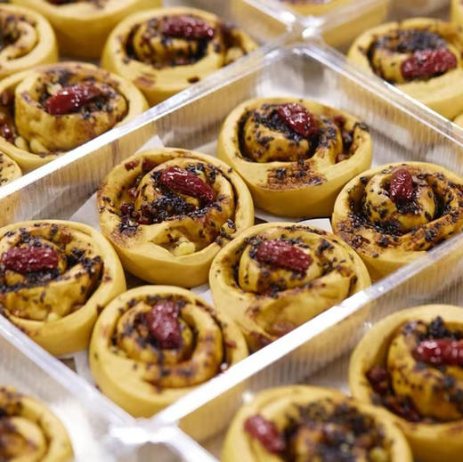 古法纯手工核桃红糖卷（红糖、红枣、核桃、黑芝麻、葡萄干放进馒头里）两袋*420克/包（6个装） 商品图6