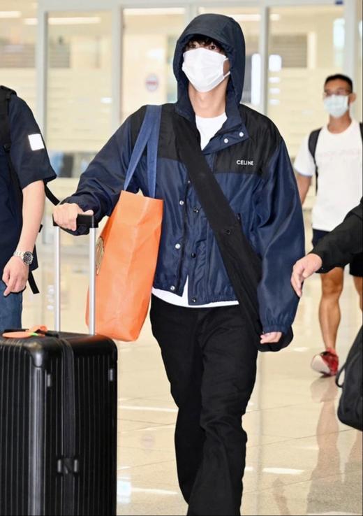 中性款刺绣冲锋衣连帽外套la008 商品图3