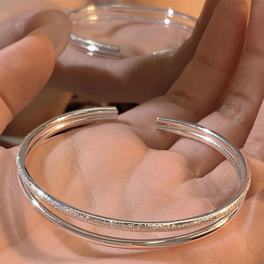 【足银】卡蒂罗KADER 星辉同行手镯 镂空双环造型开口设计可调节 经典通勤风素圈#好运 999银材质 手镯 女款 商品图2