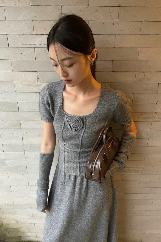 ANSUABEL 灰色时髦款袖套针织上衣半裙套装 21422 商品图2