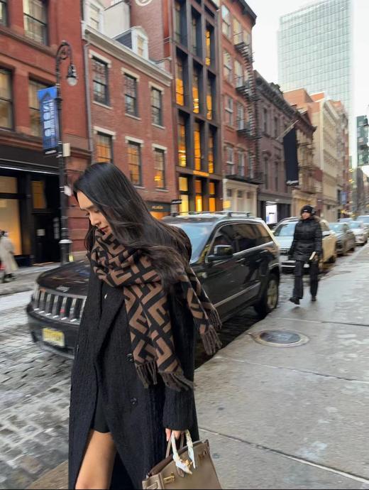 芬迪 字母老花围，全世界都在抢的老花FF字母款（ZT*DSX） 商品图2