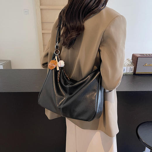 【YW】无忧购高级感通勤包包女复古软皮单肩托特包休闲斜挎包QX7155（截单后5-7天发货） 商品图1