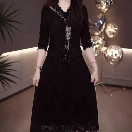 QYM 植绒蕾丝连衣裙围巾领中长款裙 商品图0