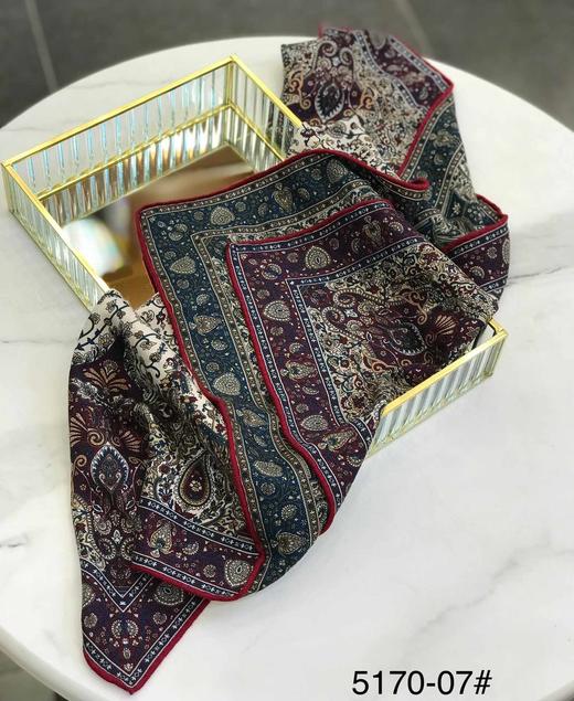 优品堂『奢迷』真丝+羊毛70x70方巾 商品图5