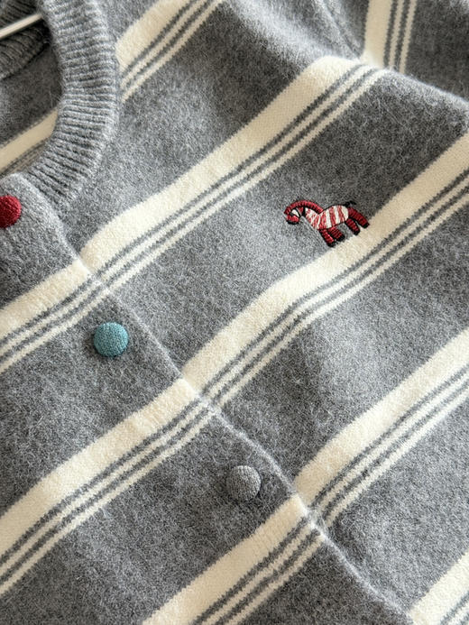 刺绣小马条纹彩扣圆领针织开衫毛衣【包邮+三天无理由退换 商品图12