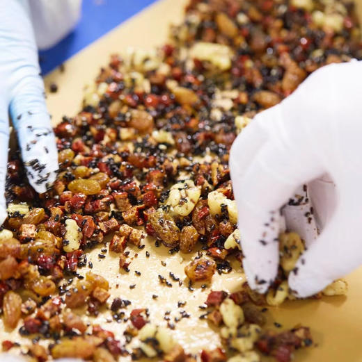 古法纯手工核桃红糖卷（红糖、红枣、核桃、黑芝麻、葡萄干放进馒头里）两袋*420克/包（6个装） 商品图12