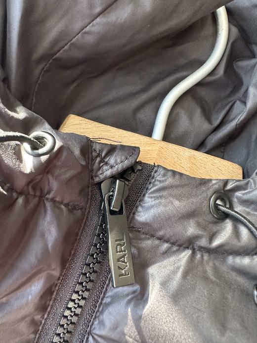 贝壳三 胶印字母蓬松保暖连帽棉服女轻便宽松绗缝棉衣C111201 商品图4