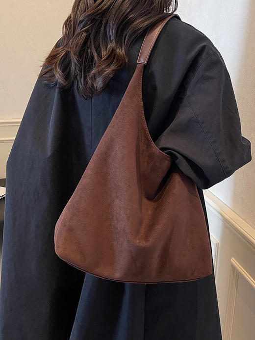 【复古软面麂皮绒面包包】新款秋冬流行大容量单肩包爆款水桶包  商品图4