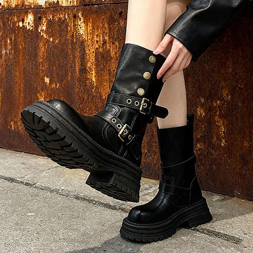 【美拉德❗️复古马丁靴】一鞋两穿，各种穿搭都能驾驭，皮面细腻柔软舒适，修饰腿型弧度曲线自然，2025新款秋英伦风马丁靴厚底黑色短靴女款QQ 商品图1