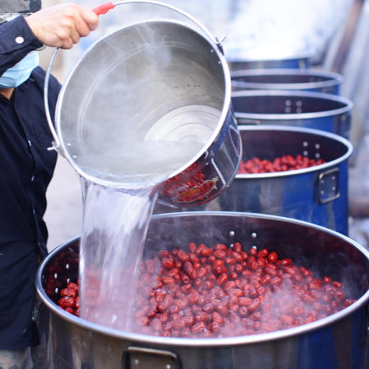 云南纯手工三蒸三晒新疆若羌小红枣  500g/瓶 商品图9