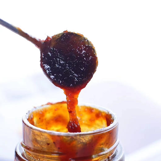 云南三蒸三晒红糖姜枣膏纯手工熬制，不加一滴水，将古法红糖与小黄姜结俗话说：“男子不可一日无姜，女子不可一日无糖”。15斤甘蔗只能浓缩成一斤鲜榨红糖    （500g/瓶） 商品图6