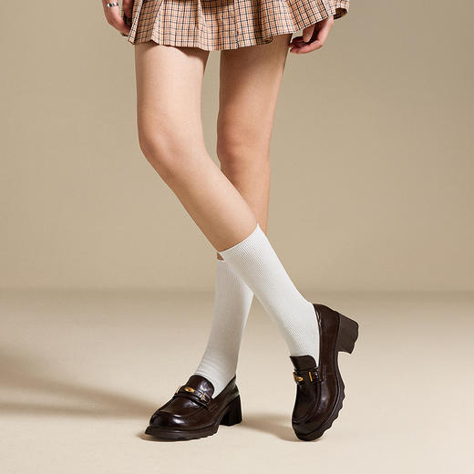 千百度手抓皮厚底乐福鞋（豆豆鞋）女增高小皮鞋单鞋A25450139 商品图2