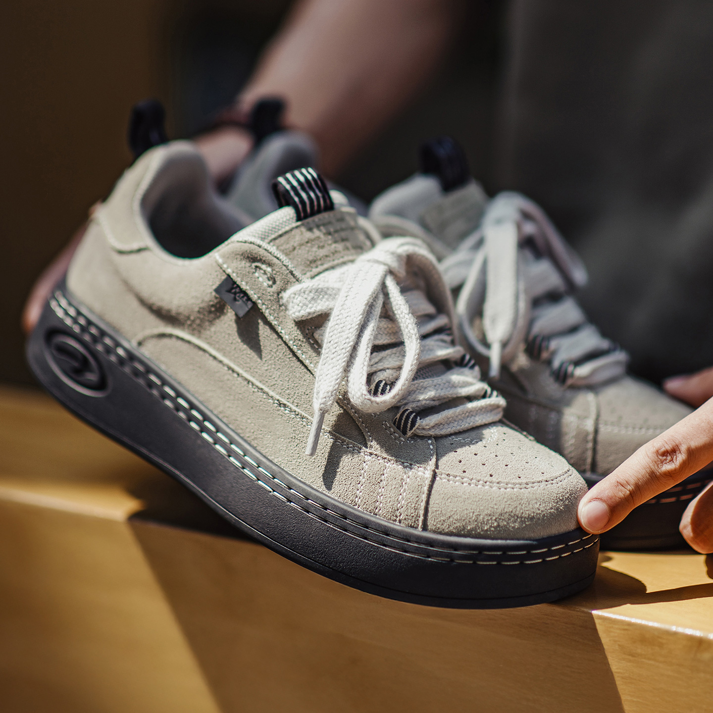 马登美式灰色复古厚底板鞋小众增高翻毛皮休闲鞋低帮滑板鞋男士