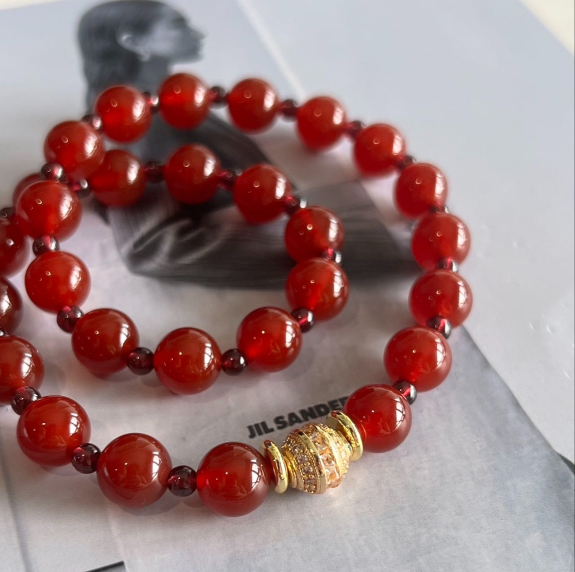 赵露思同款🔥【石榴石红玛瑙手串】超显白又很富贵感‼️叠戴做新中式穿搭超好看！🍒红玛瑙大气又红火，送礼自留都超合适～