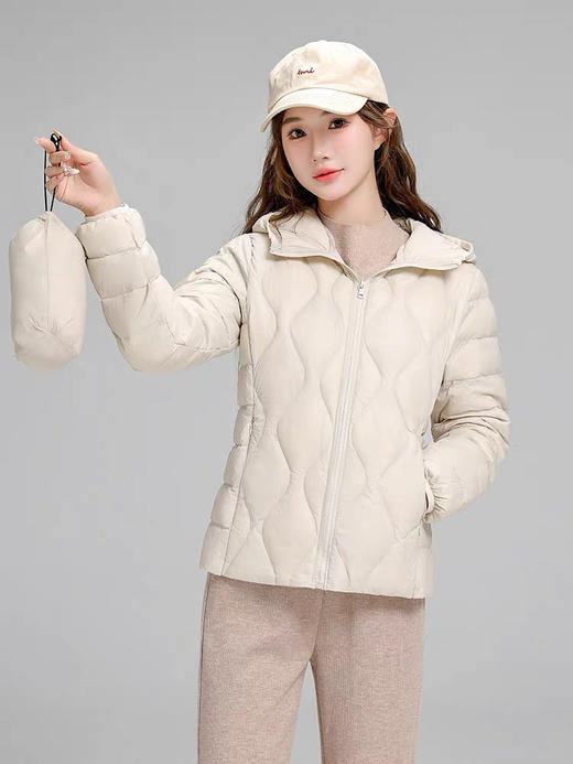 心选丨【秋冬必备】葫芦纹轻型羽绒服合集 连帽/立领/马甲款 90白鸭绒——又蓬又暖又轻盈 商品图2