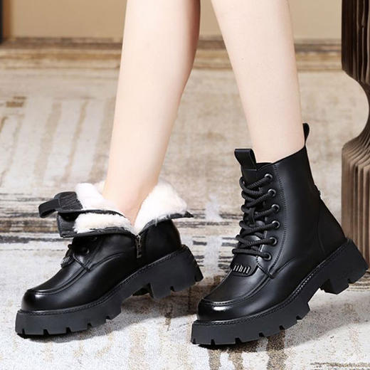 【百搭经典❗️复古马丁靴女】闭眼入的马丁靴，柔软又舒适贴脚更贴心，厚底拉长比例，显腿细腿长，2025冬季新款加绒加厚雪地靴厚底炸街保暖短靴QQ 商品图2
