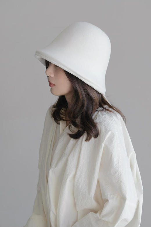 Kreuzzz 25AW 奶白色/黑色羊毛毡Kabu古典钟型帽 商品图1