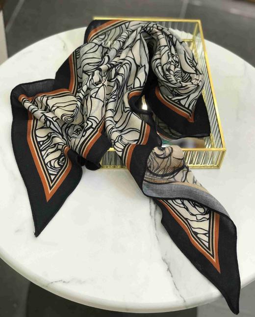 优品堂『花影摇曳3』三角双面长巾 商品图7