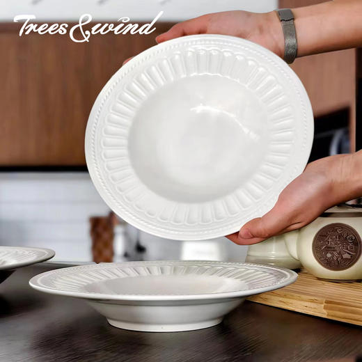 Trees&wind 精美浮雕螺纹釉下彩白磁盘高脚白瓷碗精致餐具 商品图0