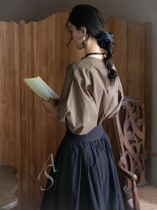 Studio Nicholson 25PF 石褐色Cove花苞袖脆棉上衣 商品图4