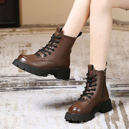 【百搭经典❗️复古马丁靴女】闭眼入的马丁靴，柔软又舒适贴脚更贴心，厚底拉长比例，显腿细腿长，2025冬季新款加绒加厚雪地靴厚底炸街保暖短靴QQ 商品图3