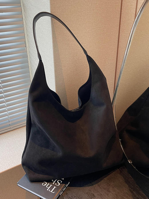 【复古软面麂皮绒面包包】新款秋冬流行大容量单肩包爆款水桶包  商品图2