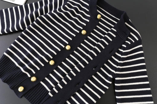 【秒杀价已调 直接拍】开放日最后2天的大爆款 AMI 女士 设计师款 羊毛混纺 条纹开衫毛衣 商品图13