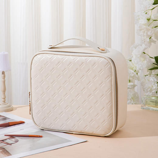 网红化妆包带镜子LED灯大容量便携化妆箱多功能分区分层手提包包 商品图9