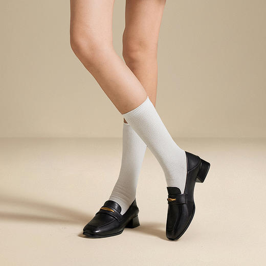 千百度经典中跟乐福鞋女款通勤豆豆鞋羊皮方跟单鞋A25412304 商品图3