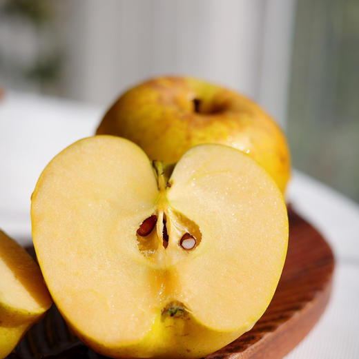 石家庄优选仓库速达，蕃田&维纳斯苹果，其貌不扬的黄金维纳斯，表皮金黄诱人，酥脆可口，香味浓郁，净重约5.5斤/8枚礼盒装/（家庭装无礼盒） 商品图9