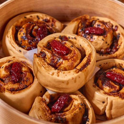 古法纯手工核桃红糖卷（红糖、红枣、核桃、黑芝麻、葡萄干放进馒头里）两袋*420克/包（6个装） 商品图4