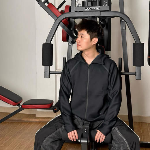 清仓只有黑色lxlxxl 蓝色xxl       威海产 DES综训健身男士吸湿排汗空气层外套  空气箭头外套 商品图1