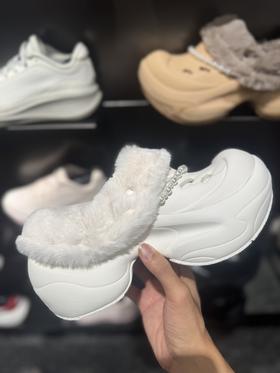 安踏作品集ATSV25款光汐女款时尚潮流带绒毛低帮运动休闲鞋122548501VS