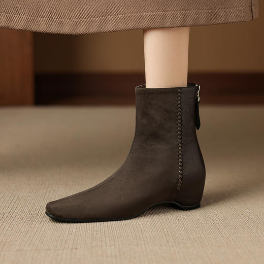 【预售5天】洋气舒适通勤内增高羊反绒面皮，拼接切尔西中跟方头真皮短靴ZYY&A1552 商品图1