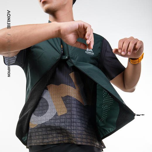 奥尼捷运动马甲户外轻量休闲防风防泼水透气舒适保暖运动马甲 商品图5